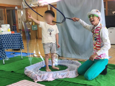 シャボン玉パフォーマー とっぴくん